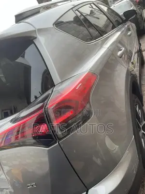Toyota RAV4 SE AWD (2.5L 4cyl 6A) 2017 Silver