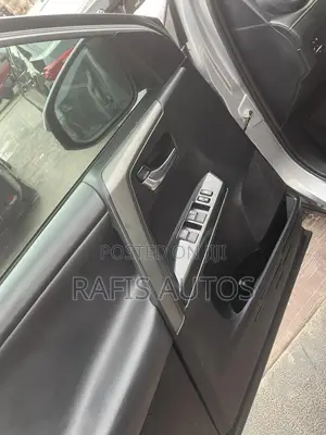 Toyota RAV4 SE AWD (2.5L 4cyl 6A) 2017 Silver