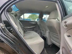 Toyota Corolla LE 4dr Sedan (1.8L 4cyl 4A) 2011 Black