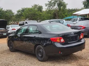 Toyota Corolla LE 4dr Sedan (1.8L 4cyl 4A) 2011 Black