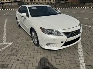 Lexus ES 2013 White