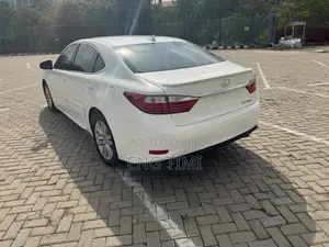 Lexus ES 2013 White