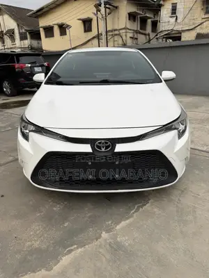 Toyota Corolla LE 2022 White