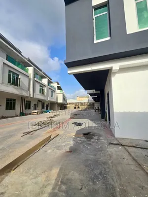 4bdrm Townhouse / Terrace in Mini Estate Maryland, Anthony Village