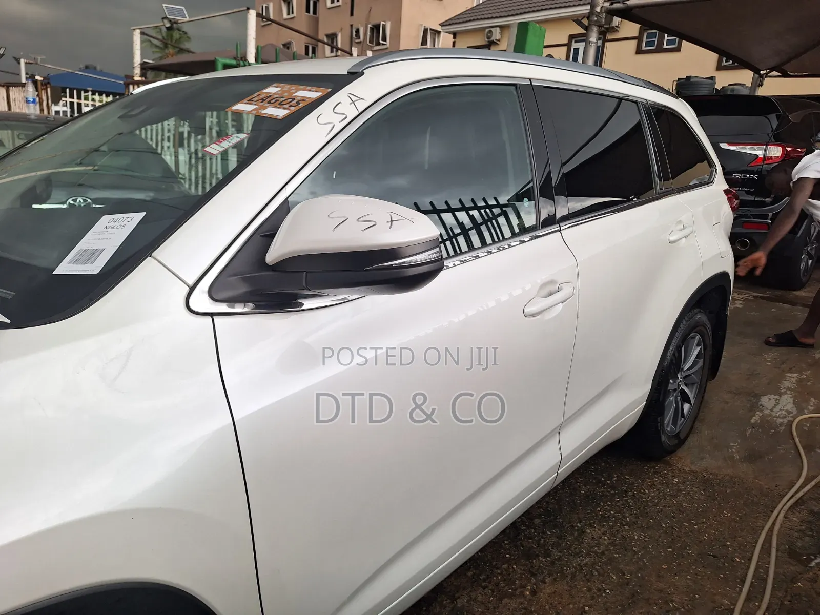Toyota Highlander XLE 4x4 V6 (3.5L 6cyl 8A) 2018 White