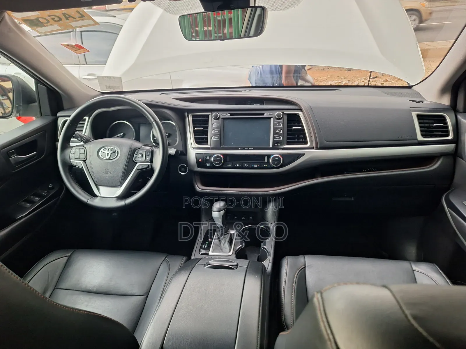 Toyota Highlander XLE 4x4 V6 (3.5L 6cyl 8A) 2018 White