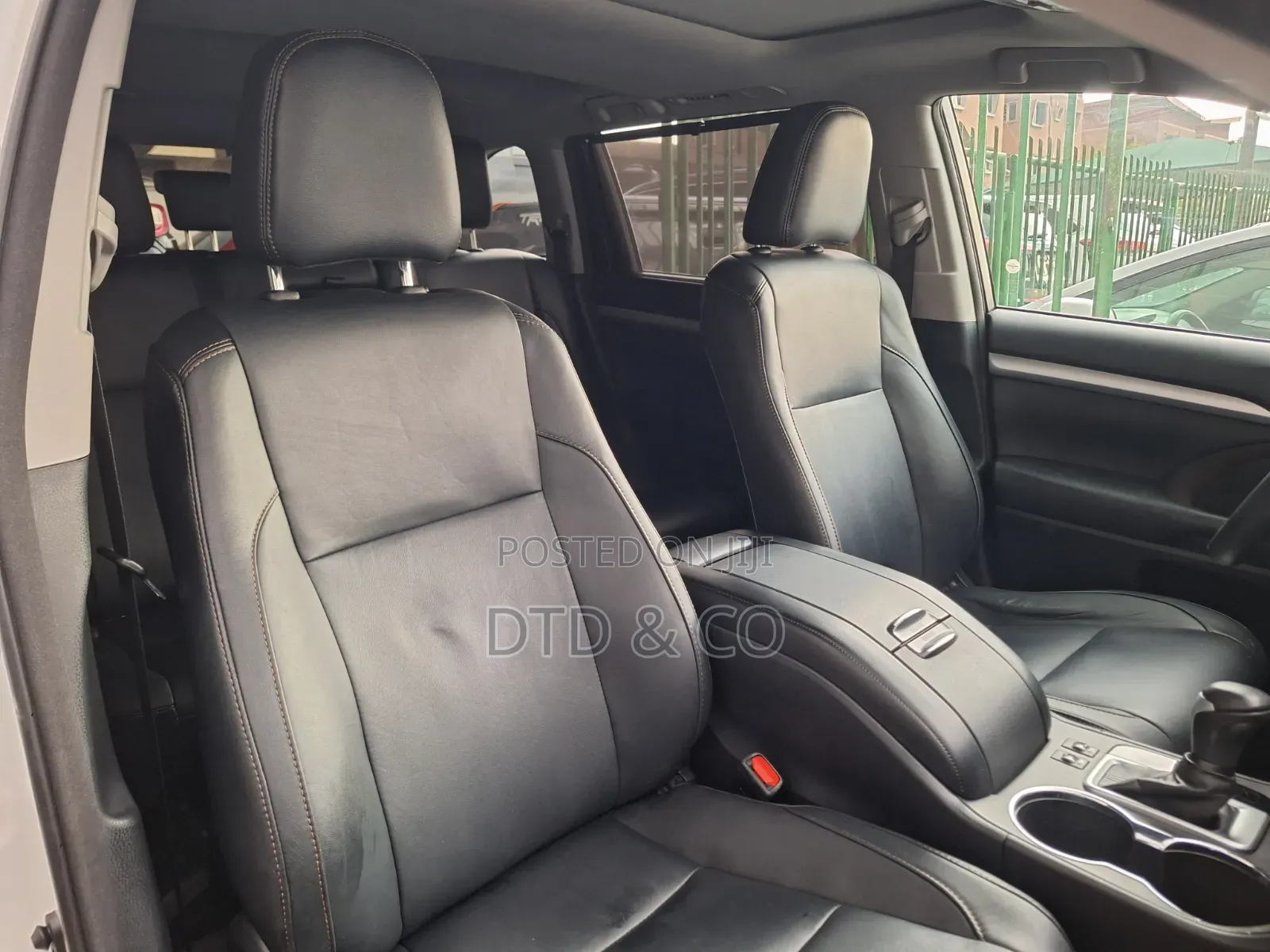Toyota Highlander XLE 4x4 V6 (3.5L 6cyl 8A) 2018 White