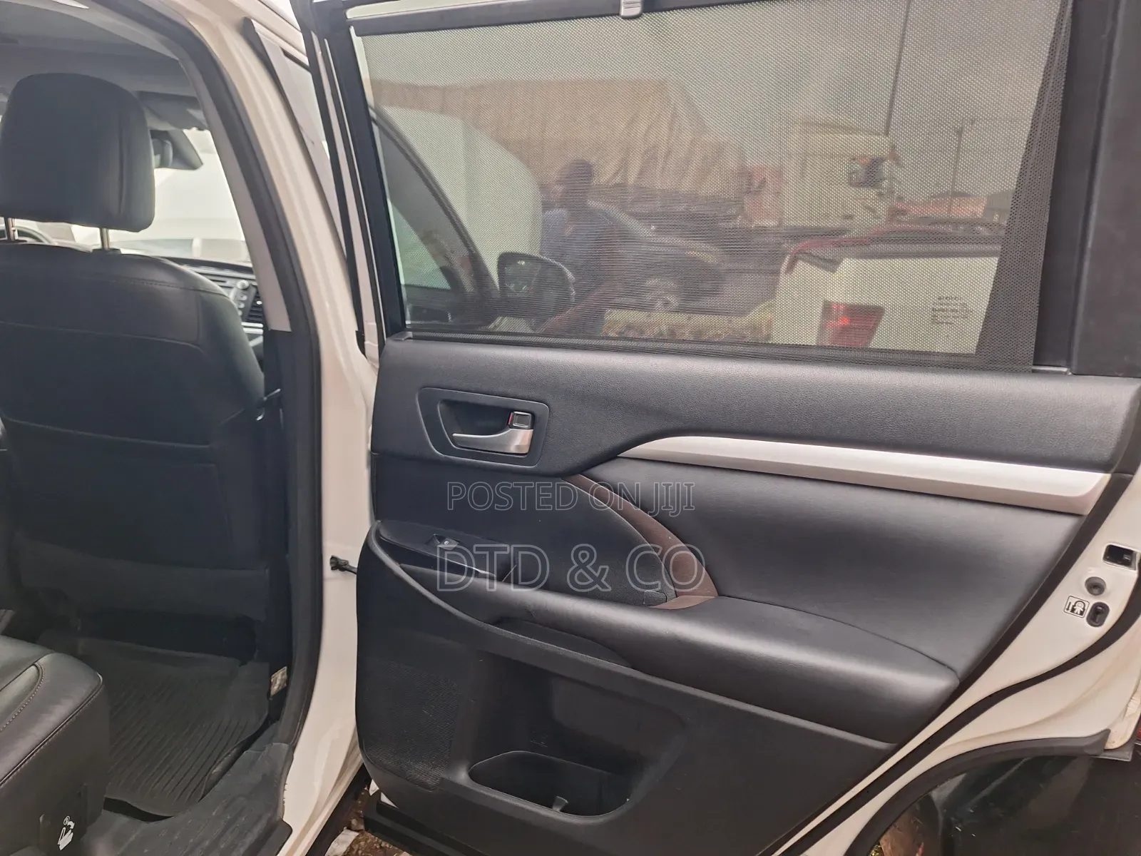 Toyota Highlander XLE 4x4 V6 (3.5L 6cyl 8A) 2018 White