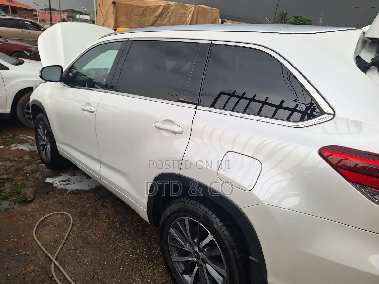 Toyota Highlander XLE 4x4 V6 (3.5L 6cyl 8A) 2018 White