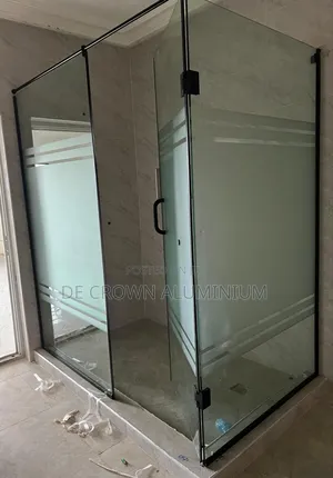  Luxury 10mm Tempered Half Frosted Glass Shower Cubicle 