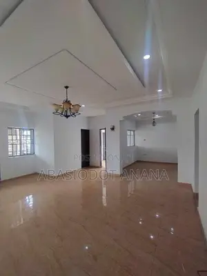 3bdrm Apartment in Shelter Afrique, Uyo for rent
