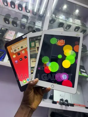 Apple iPad 9.7 32 GB Gray