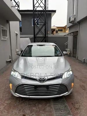 Toyota Avalon XLE 4dr Sedan (3.5L 6cyl 6A) 2014 Silver