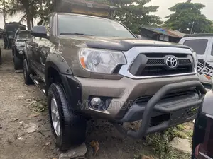Toyota Tacoma Double Cab 4x4 4.0L V6 5-Speed Automatic 2013 Brown