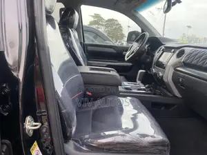 Toyota Tundra 2017 Black