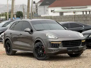 Porsche Cayenne GTS AWD 2016