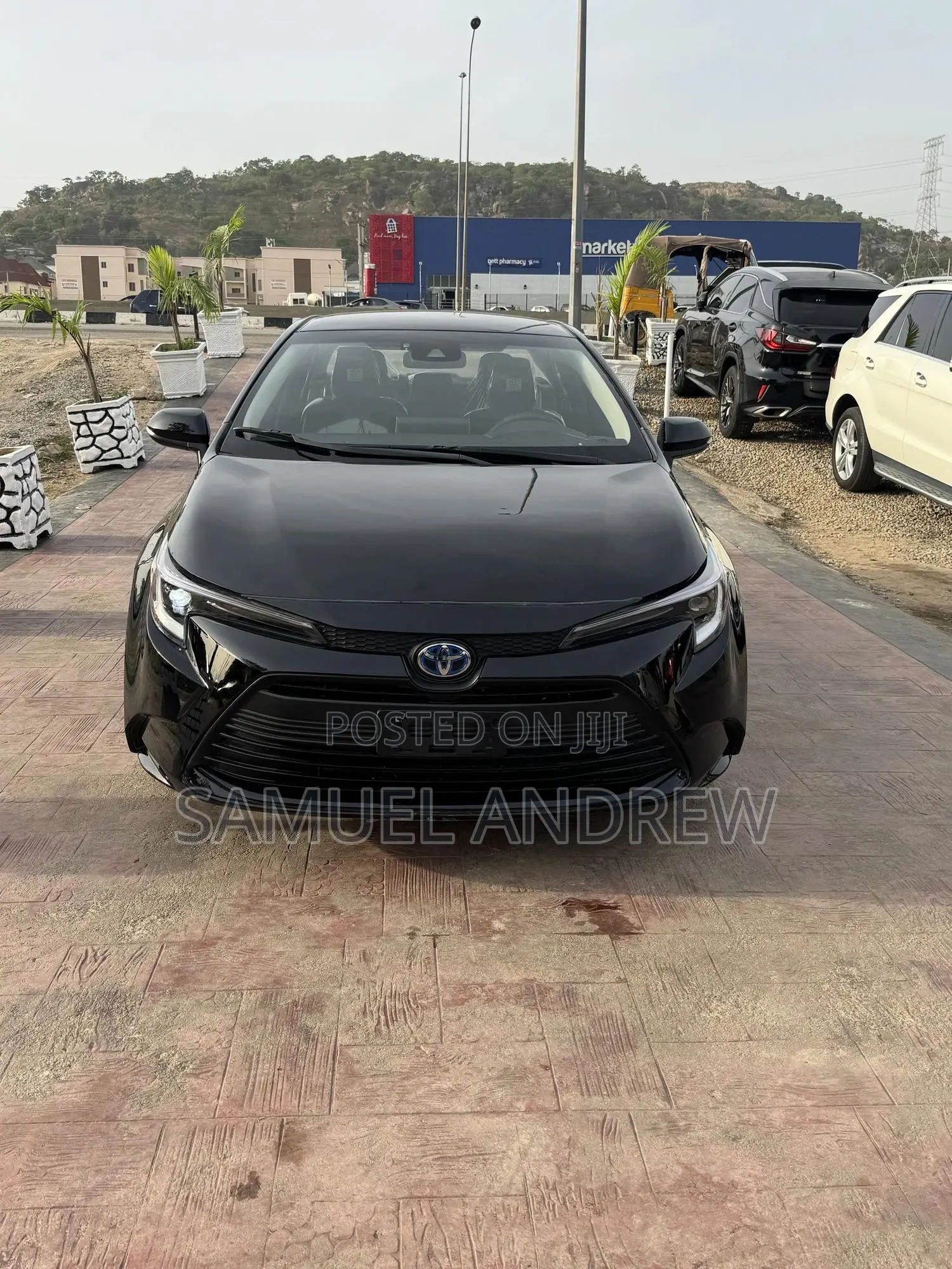 Toyota Corolla Hybrid SE 2025 Black