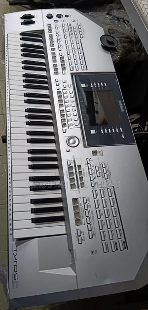 Uk Used Tyros2 Synth Keyboard