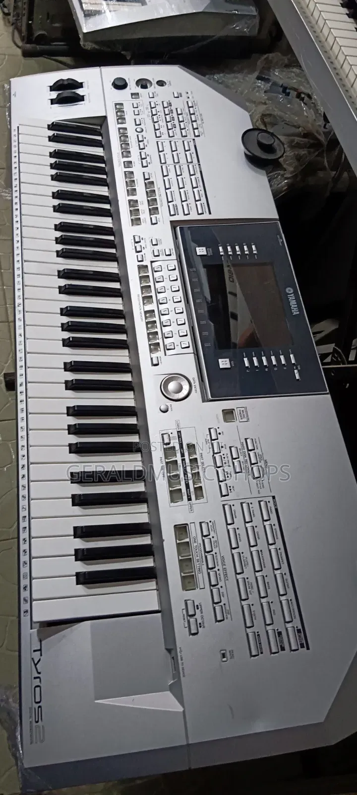 Uk Used Tyros2 Synth Keyboard