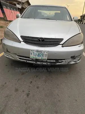 Toyota Camry LE 4dr Sedan (2.4L 4cyl 4A) 2004 Silver