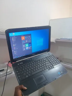 Laptop Dell Latitude E5520 4GB Intel Core i5 HDD 500GB