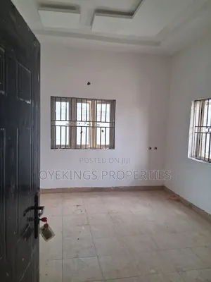 2bdrm Block of Flats in Tireadara, Akala Express for rent