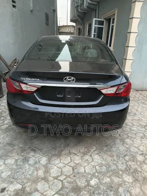 Hyundai Sonata GLS Sedan FWD (2.4L 4cyl 6A) 2012 Gray