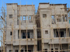 4bdrm Duplex in Redwood Estate, Life Camp for sale