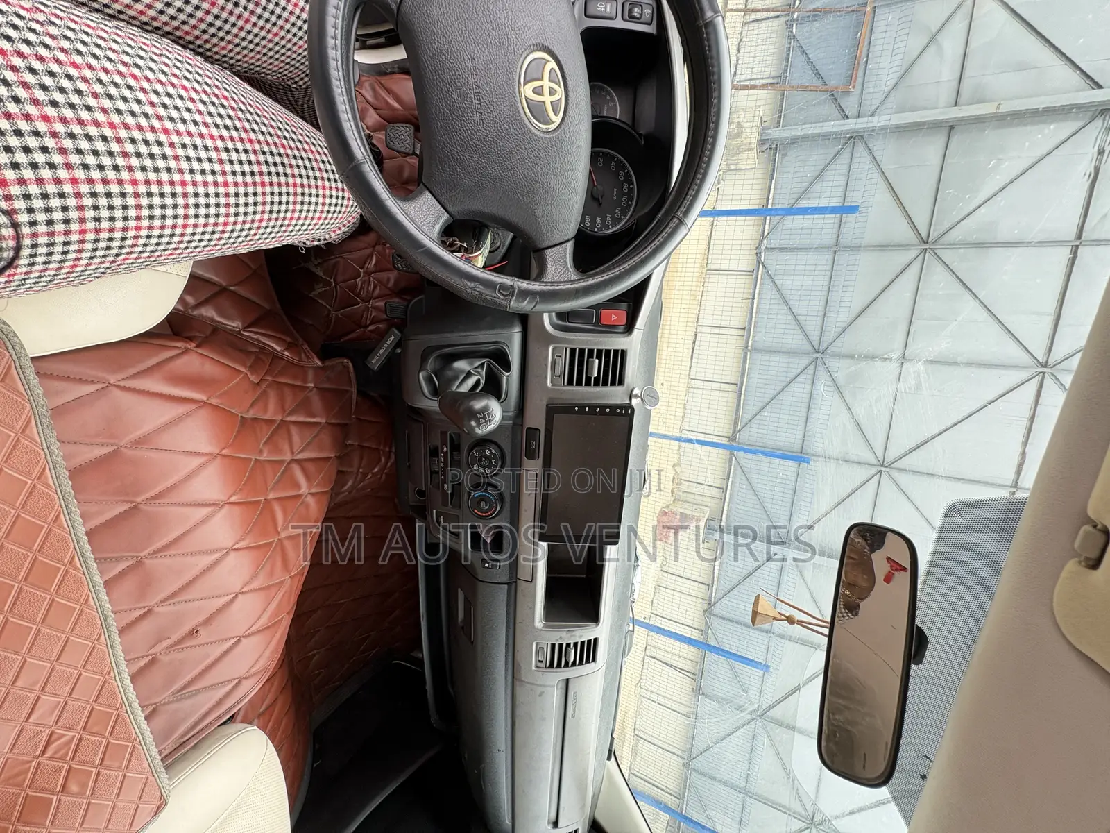 Toyota HiAce 2007 White