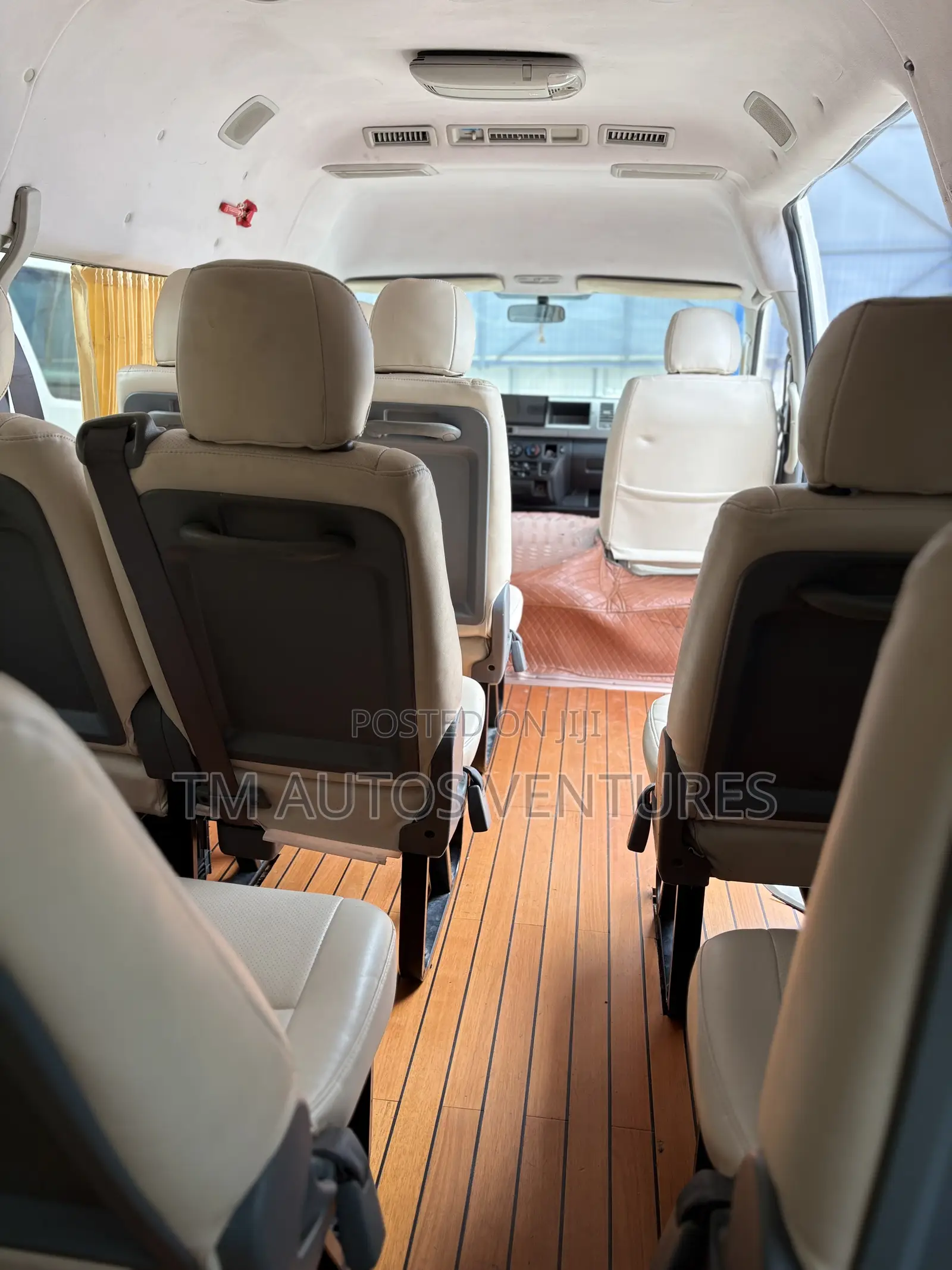 Toyota HiAce 2007 White