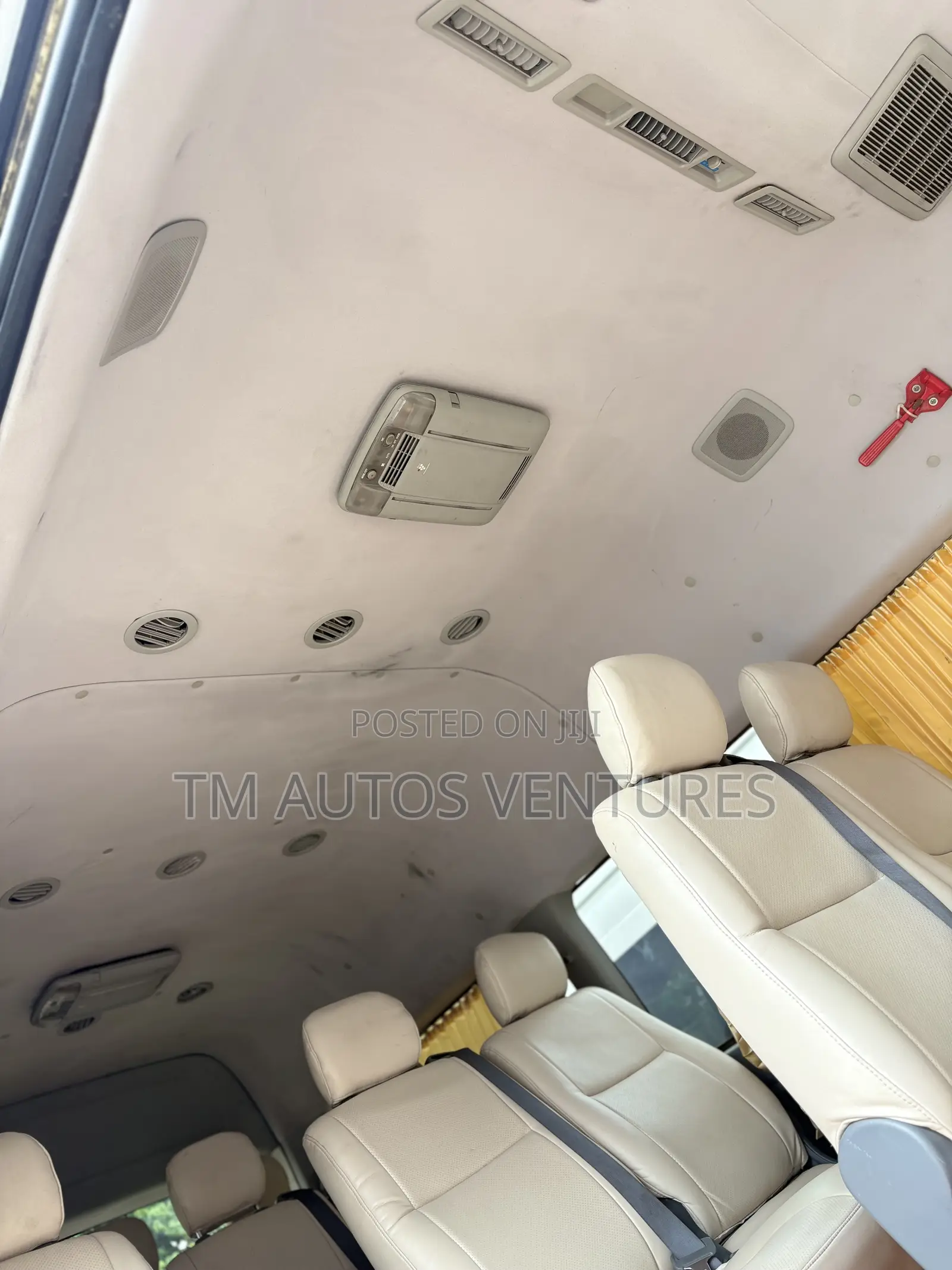 Toyota HiAce 2007 White