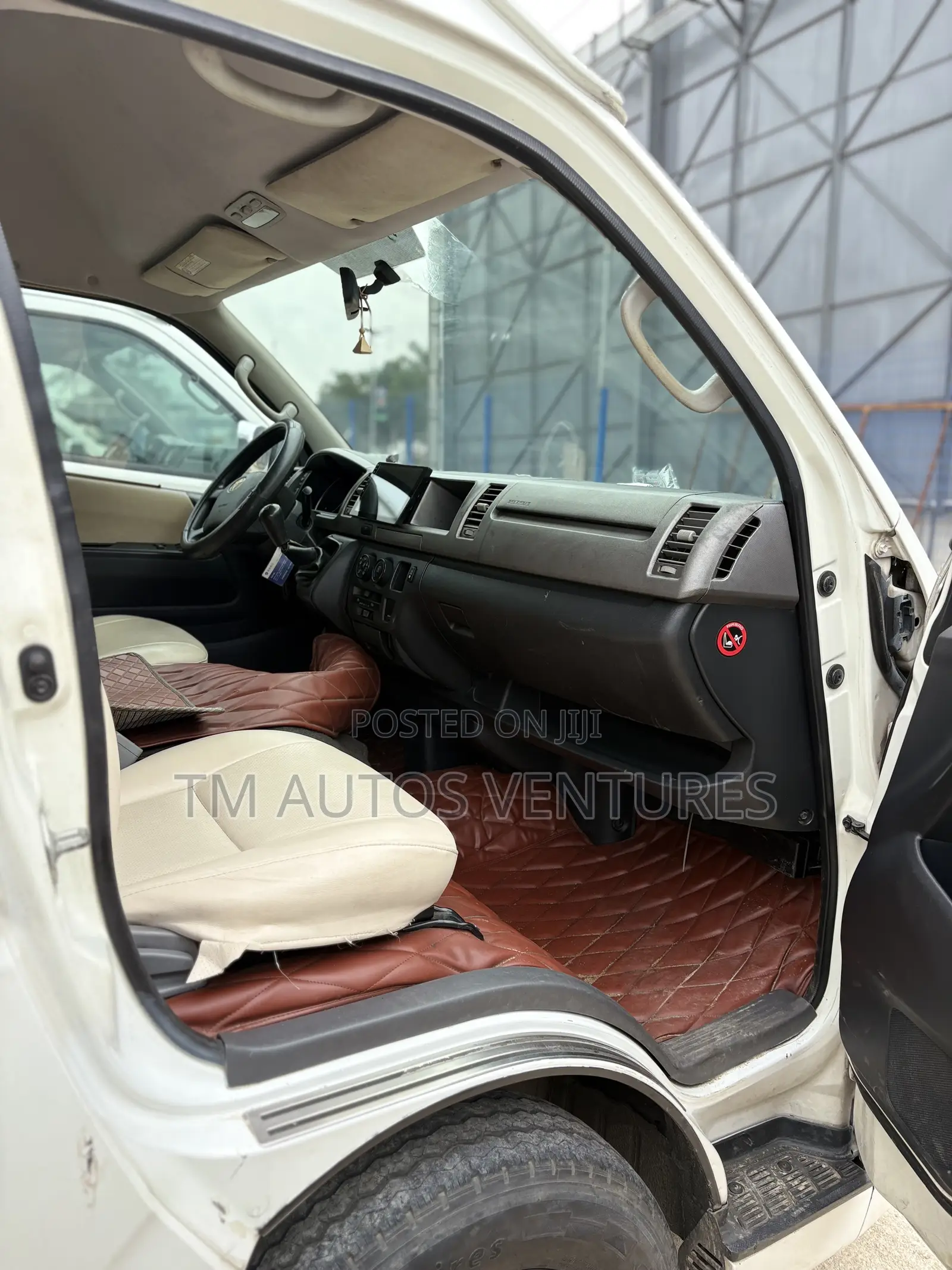 Toyota HiAce 2007 White