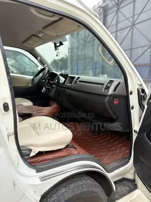 Toyota HiAce 2007 White