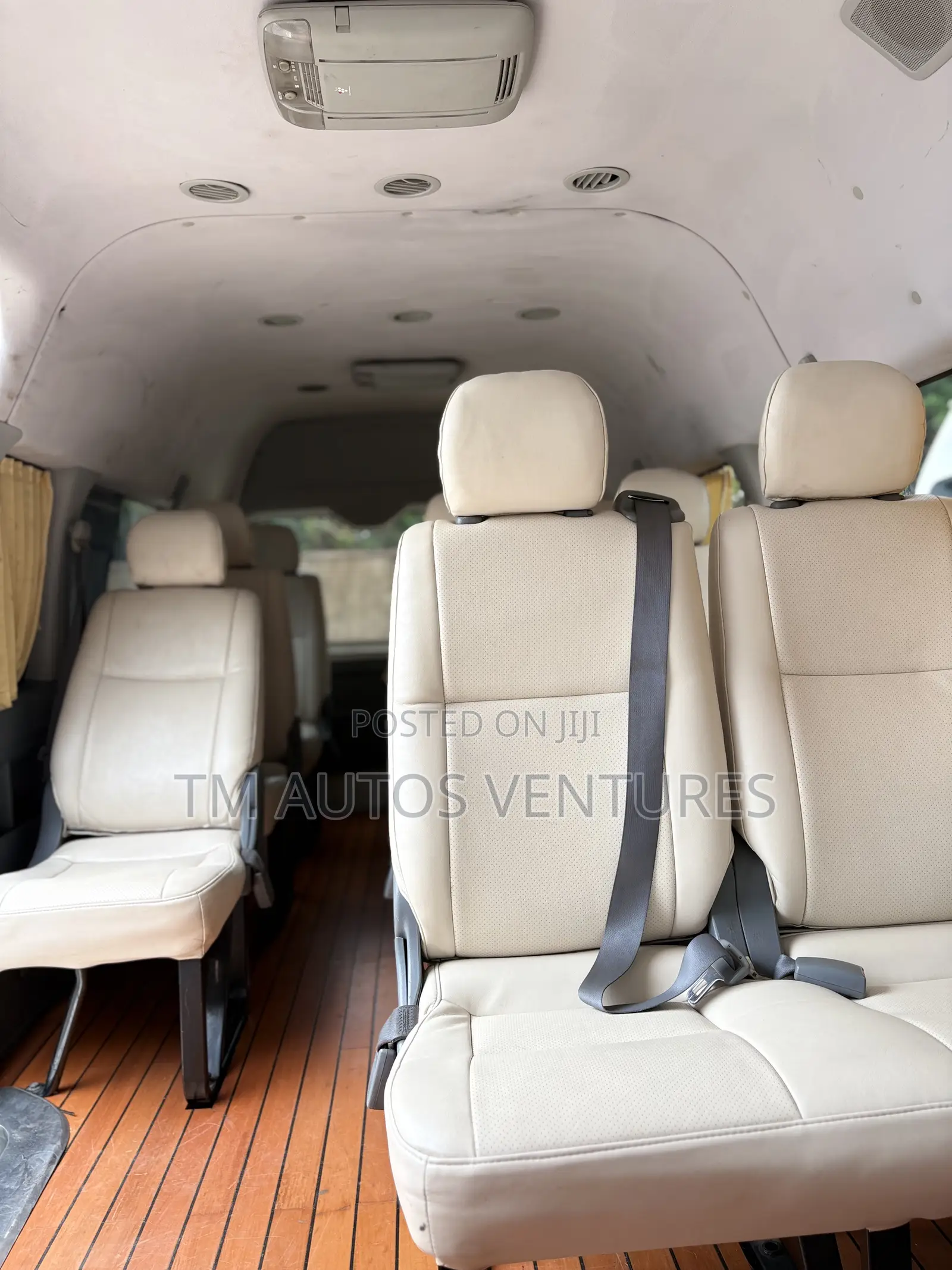 Toyota HiAce 2007 White