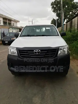 Toyota Hilux SR5 4x4 2013 White