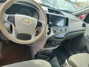 Toyota Sienna 2012 Black