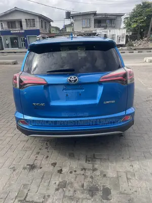 Toyota RAV4 Platinum FWD (2.5L 4cyl 6A) 2017 Blue