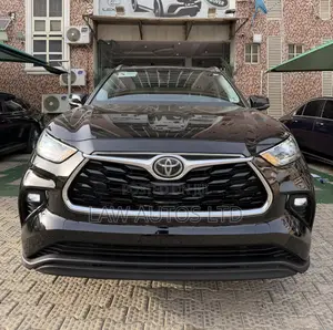 Toyota Highlander Limited 2021 Black