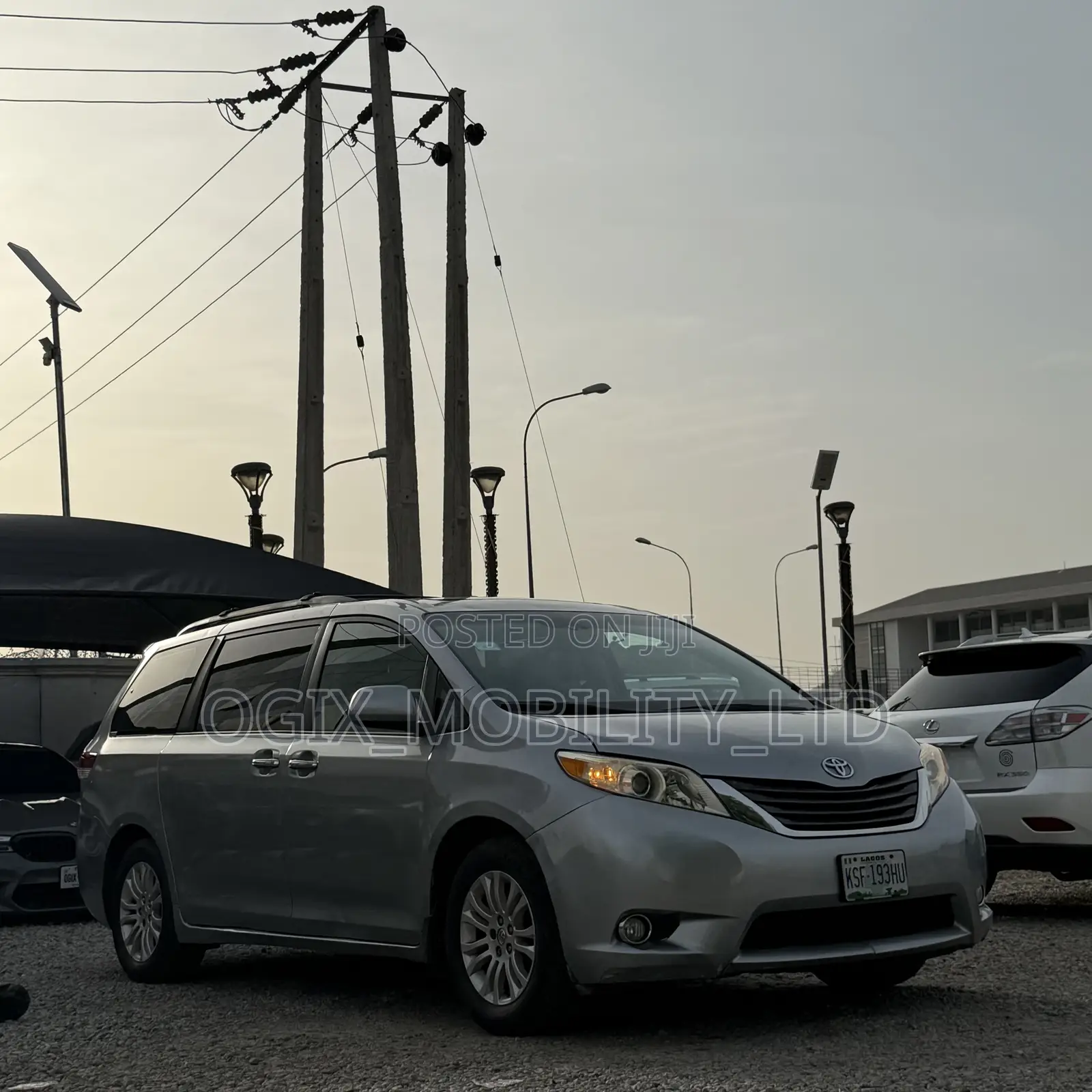 Toyota Sienna 2010 Silver