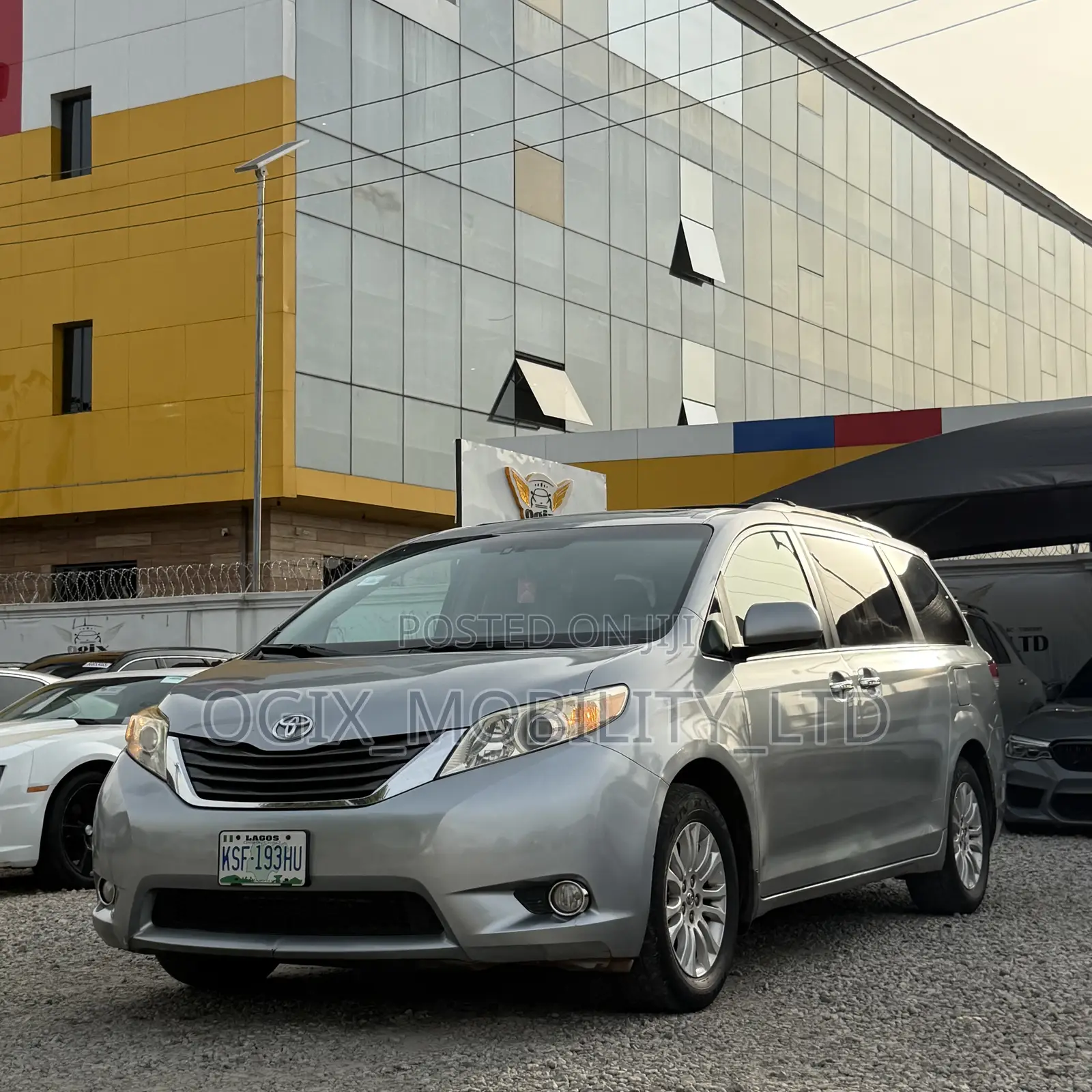 Toyota Sienna 2010 Silver