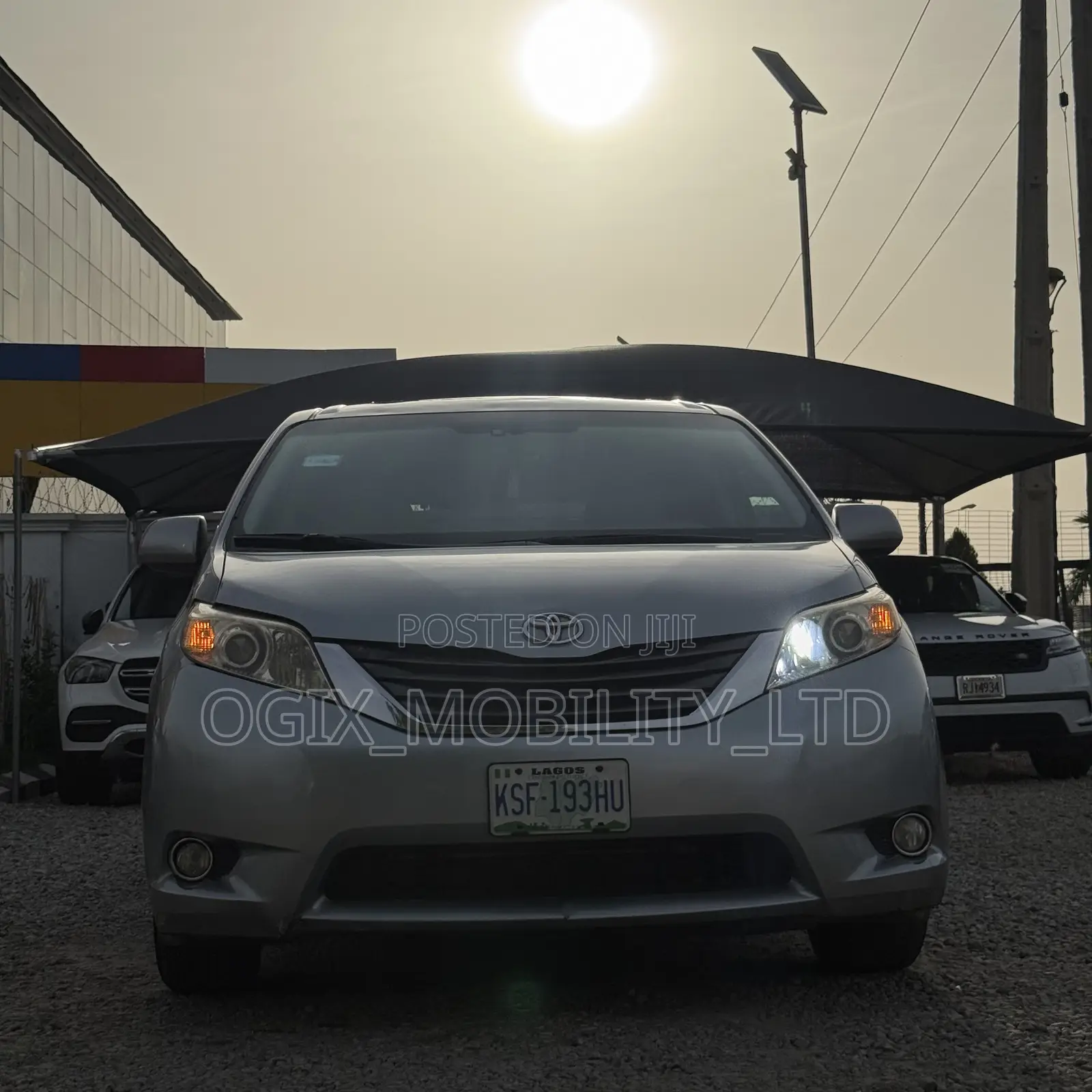 Toyota Sienna 2010 Silver