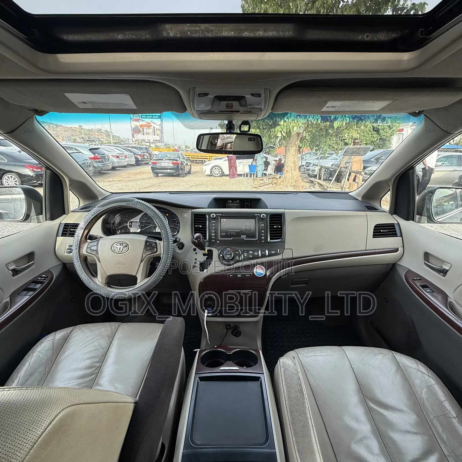 Toyota Sienna 2010 Silver