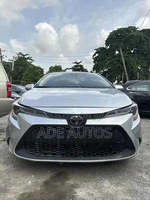Toyota Corolla LE (1.8L 4cyl 2A) 2019 Silver