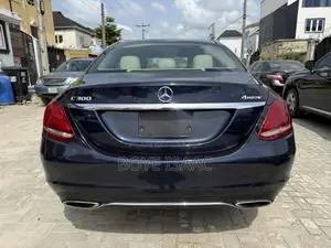 Mercedes-Benz C300 Luxury 4dr AWD 4Matic Sedan (2.0L 4cyl 7A) 2015 Blue