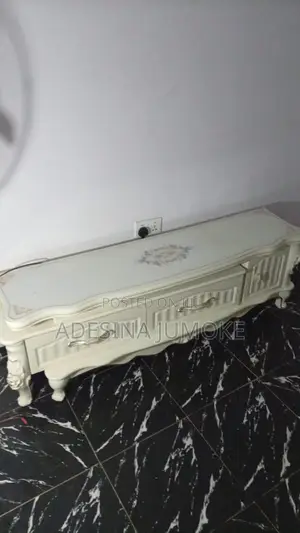 White Modern Tv Console