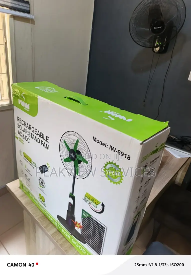 Solar Ready Iwin 18” Standing Fan Model Iw-8918