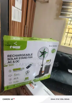 Iwin 18-Inch Solar Stand Fan With Rechargeable Battery