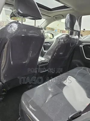 Toyota RAV4 XLE AWD 2019 Black