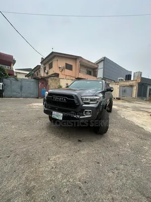 Toyota Tacoma V6 4dr Double Cab 4WD 6.1 ft. SB (4.0L 6cyl 5A) 2014 Gray