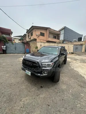 Toyota Tacoma V6 4dr Double Cab 4WD 6.1 ft. SB (4.0L 6cyl 5A) 2014 Gray